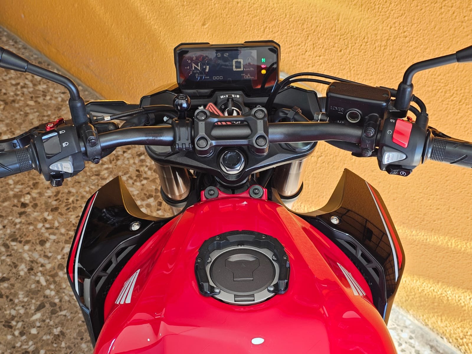 Alquiler HONDA CB 500 F en Valencia