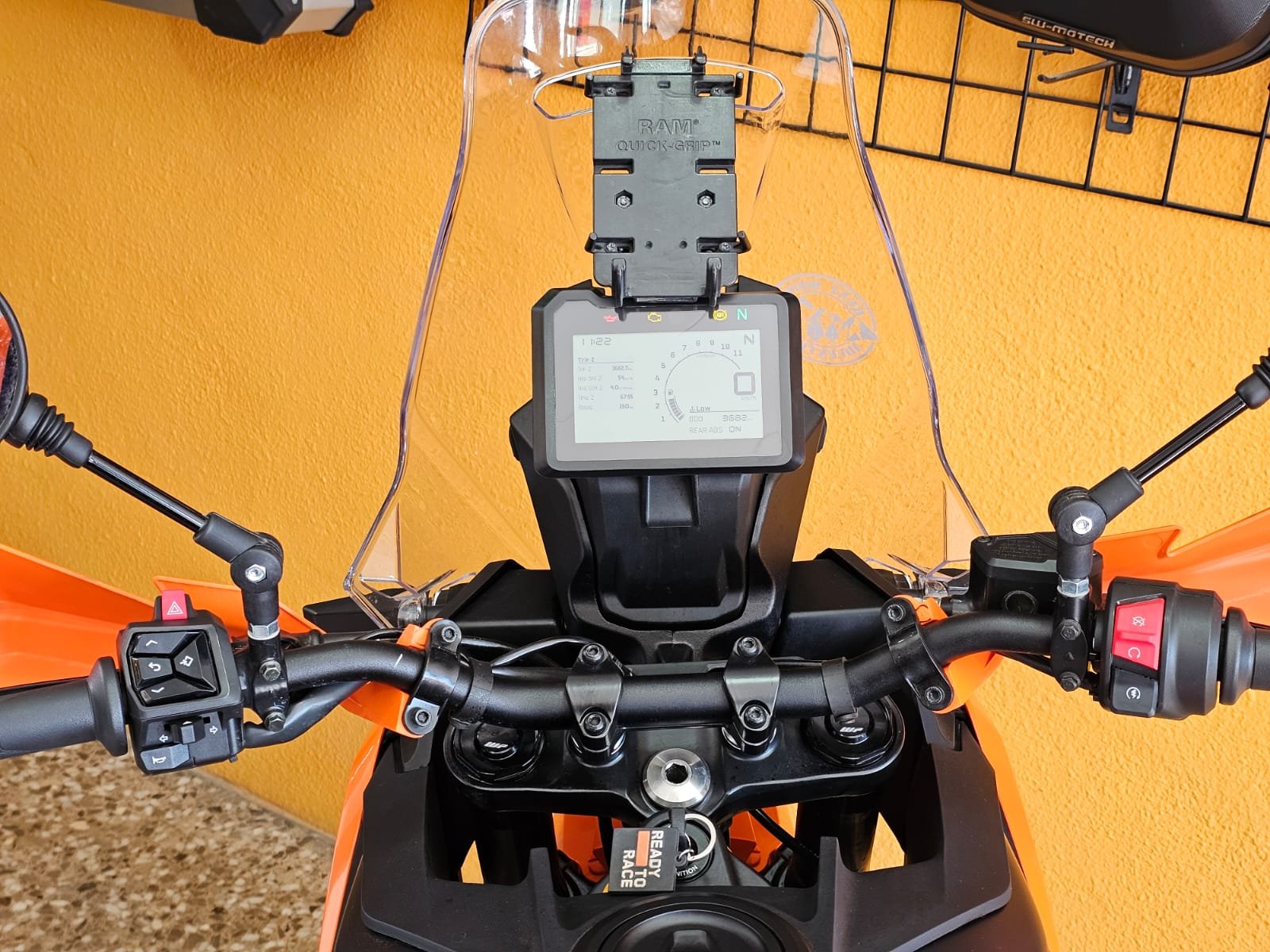 Alquiler KTM 390 Adventure X en Valencia