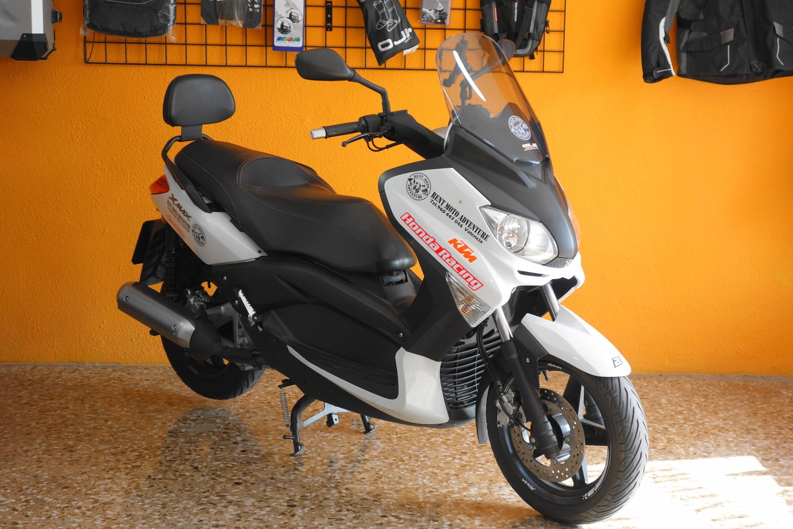 Alquiler YAMAHA X-MAX 250 en Valencia